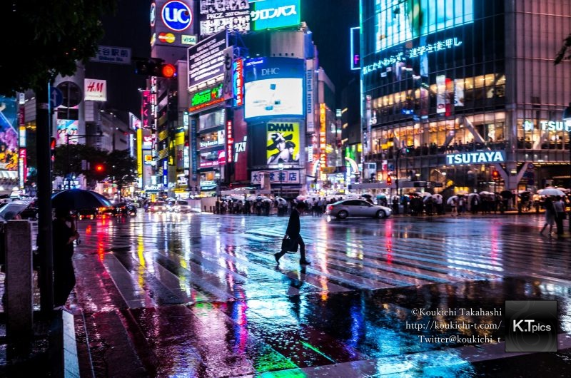 超難関？審査制写真サイト ONE EYELAND審査通過、雨の渋谷スクランブル交差点の写真が掲載されました！My Rainy Shibuyacrossing pic was published on ONE EYELAND