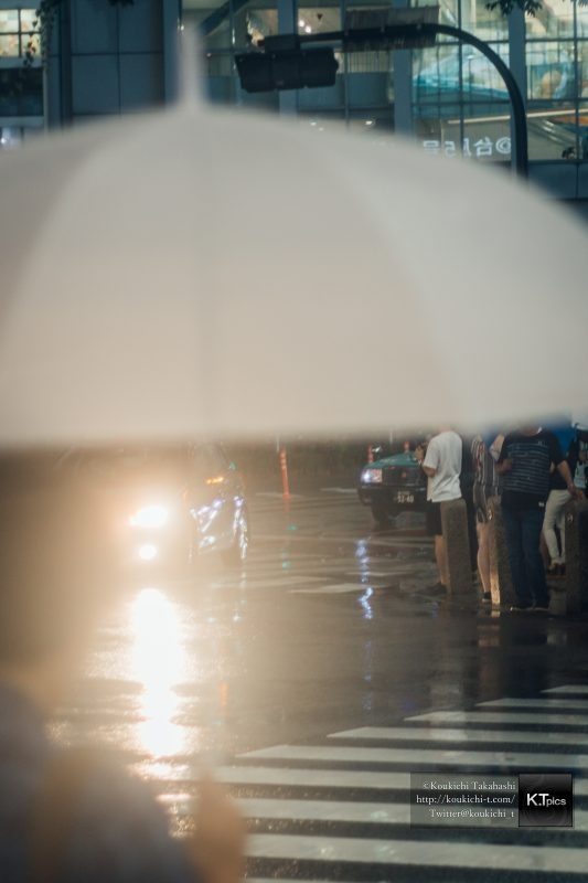 もしソール・ライターが渋谷を写真撮影したら。「ソール・ライターに魅せられて。」Inspired by Saul Leiter – Shooted by Koukichi Takahashi at Shibuya_MG_1238