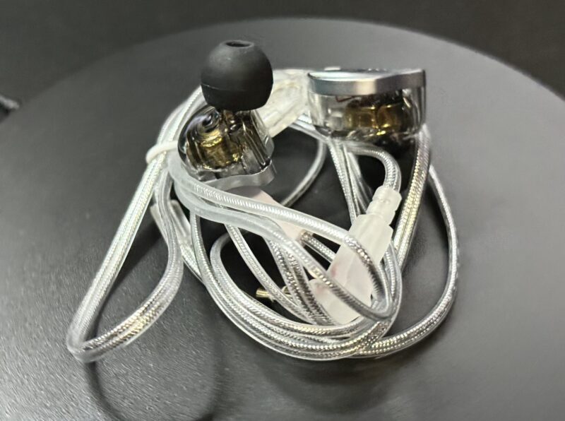KBEAR NZ02レビュー【2500円】足音聞きやすい低価格ゲーミングイヤフォン感想＆評価。マイルドでエッジ際立つ明瞭感。FPSゲームにも最適。KeepHIFI有線イヤホン