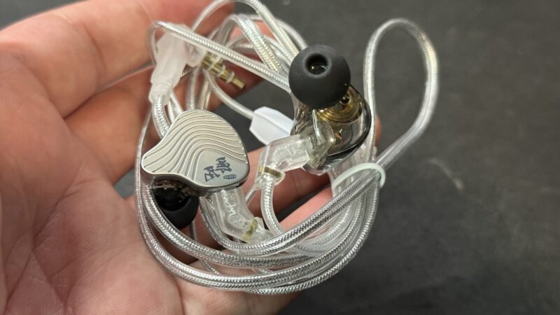KBEAR NZ02レビュー【2500円】足音聞きやすい低価格ゲーミングイヤフォン感想&評価。マイルドでエッジ際立つ明瞭感。FPSゲームにも最適。KeepHIFI有線イヤホン